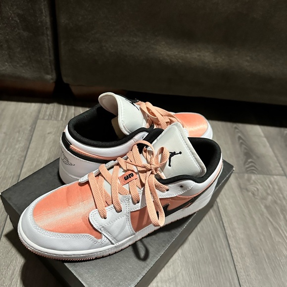 peach mocha air jordan 1